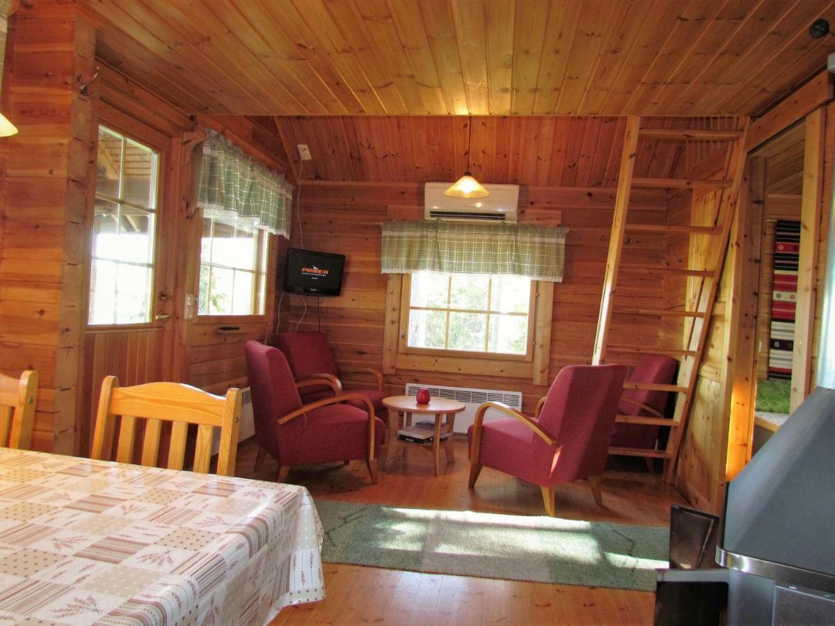尤康洛马小屋 罗瓦涅米 外观 照片